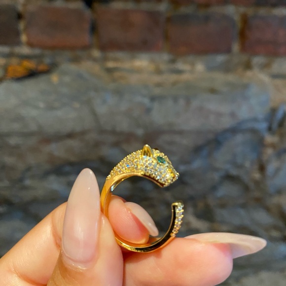 Stunning Panthère Ring Reminds Me of Cartier 🤍 - Picture 3 of 10